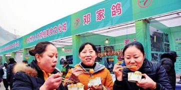 消費(fèi)扶貧直通車 特色美食飄香，農(nóng)副產(chǎn)品熱銷繪就振興新畫(huà)卷